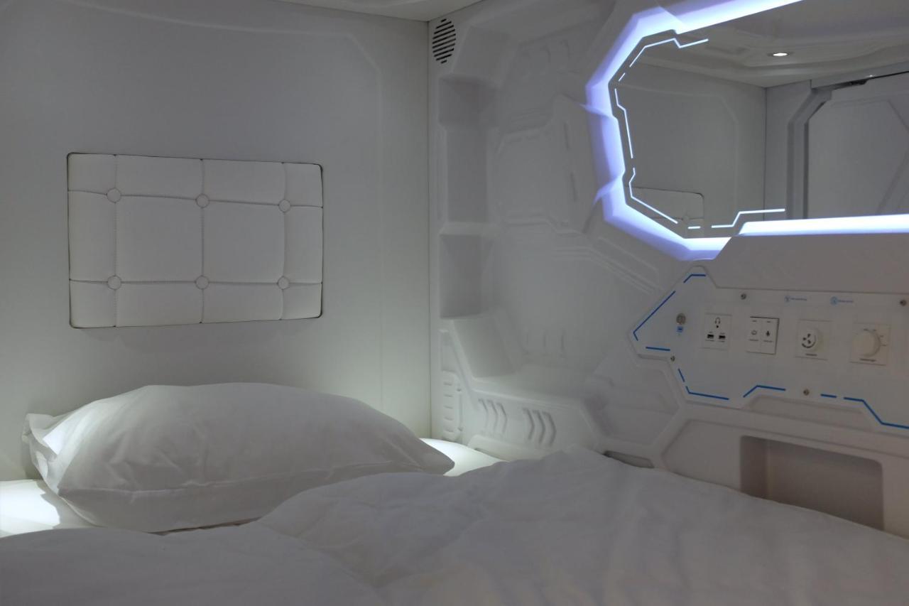 Av-1 Capsule Hotel Kiev Exterior foto