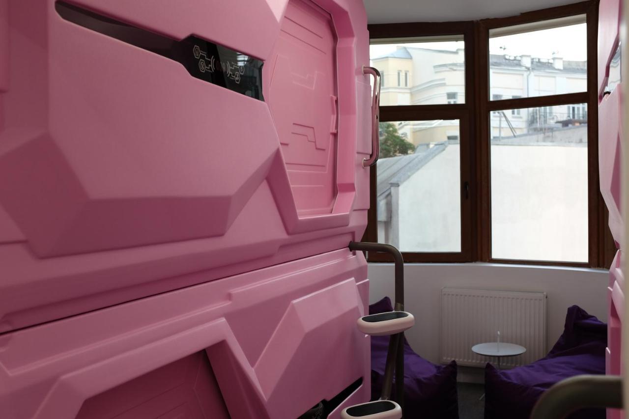 Av-1 Capsule Hotel Kiev Exterior foto